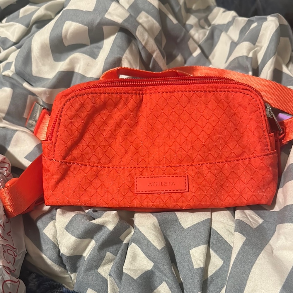 Athleta red Excursion Crossbody Bag